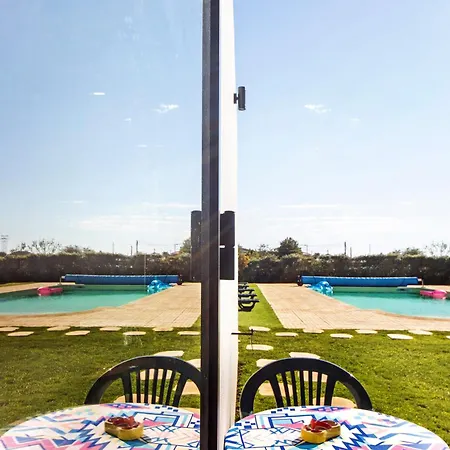 Thai Com Piscina Tatil parkı *