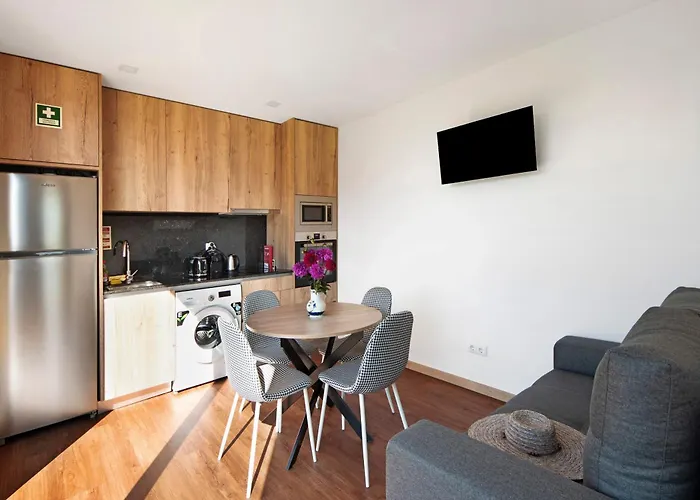 Thai Com Piscina * Apúlia