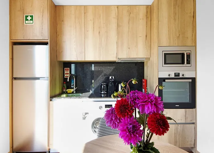 Thai Com Piscina Apúlia